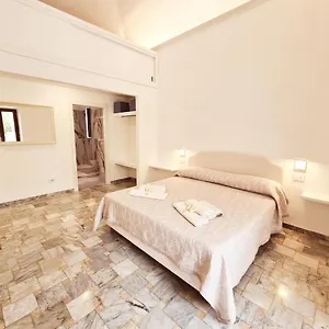 North Sardinia Retreats - Manini Gasthof La Maddalena (Sassari)
